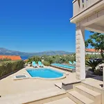 Veritas Holiday home