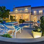 Veritas Holiday home